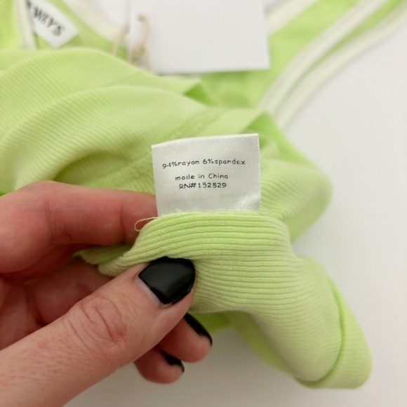 All The Ways Roxy Contrast Trim Top in Lime Size M - Picture 5 of 7